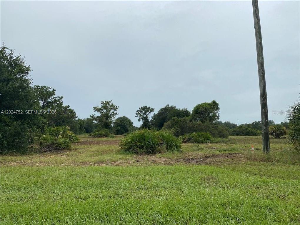 1525 N Highway 17 Property Photo 2