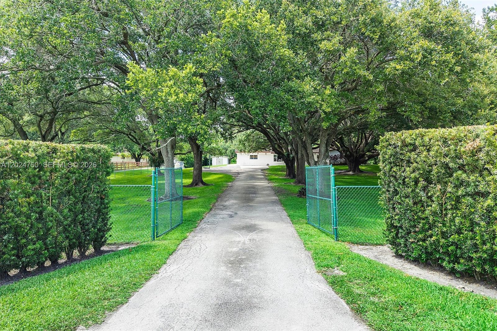 13821 Mustang Trl Property Photo 1