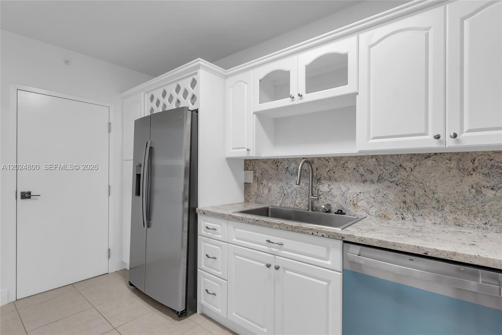 90 Edgewater Dr 1201 Property Photo 10