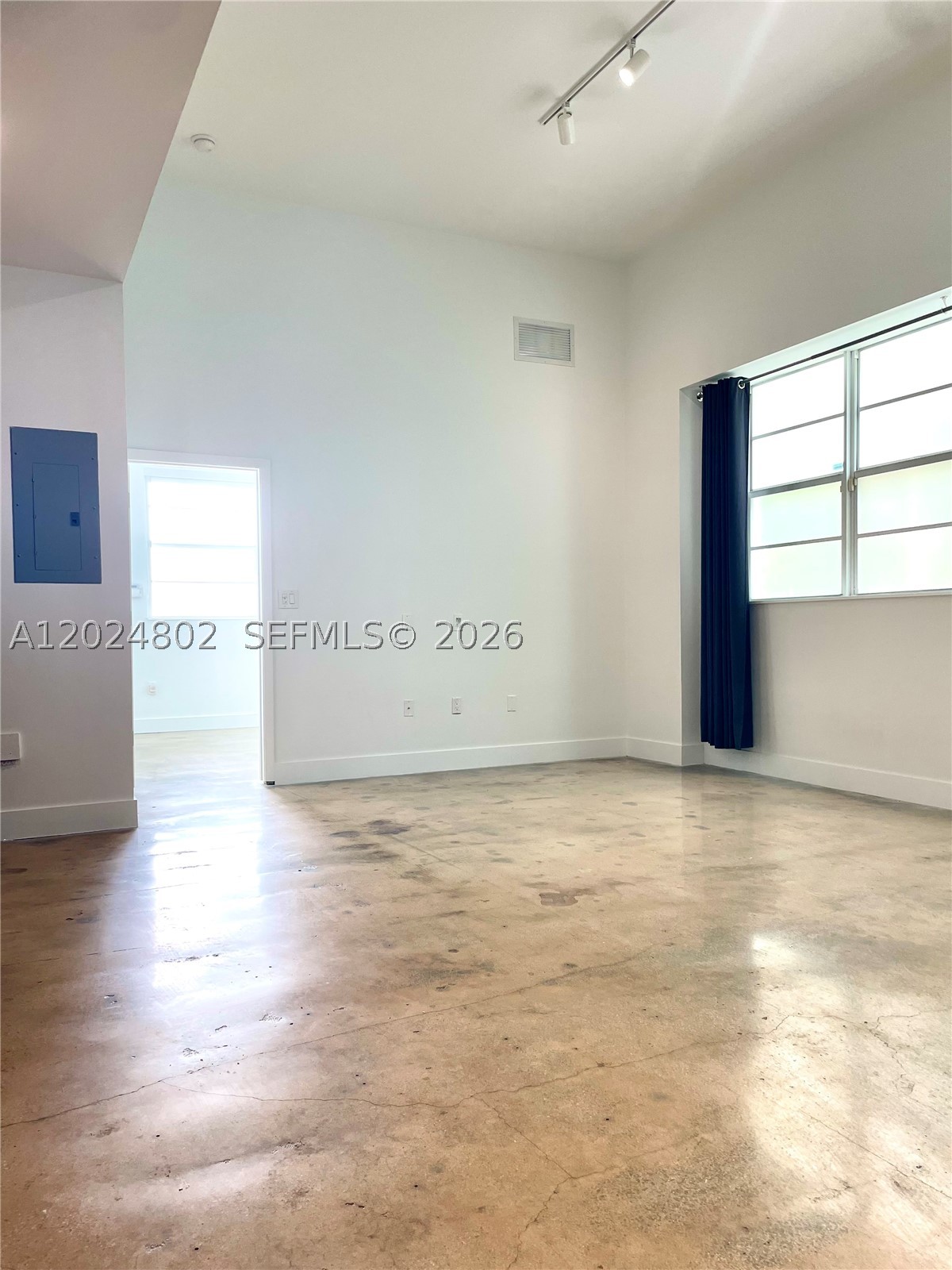 935 Euclid Ave 6 Property Photo 7