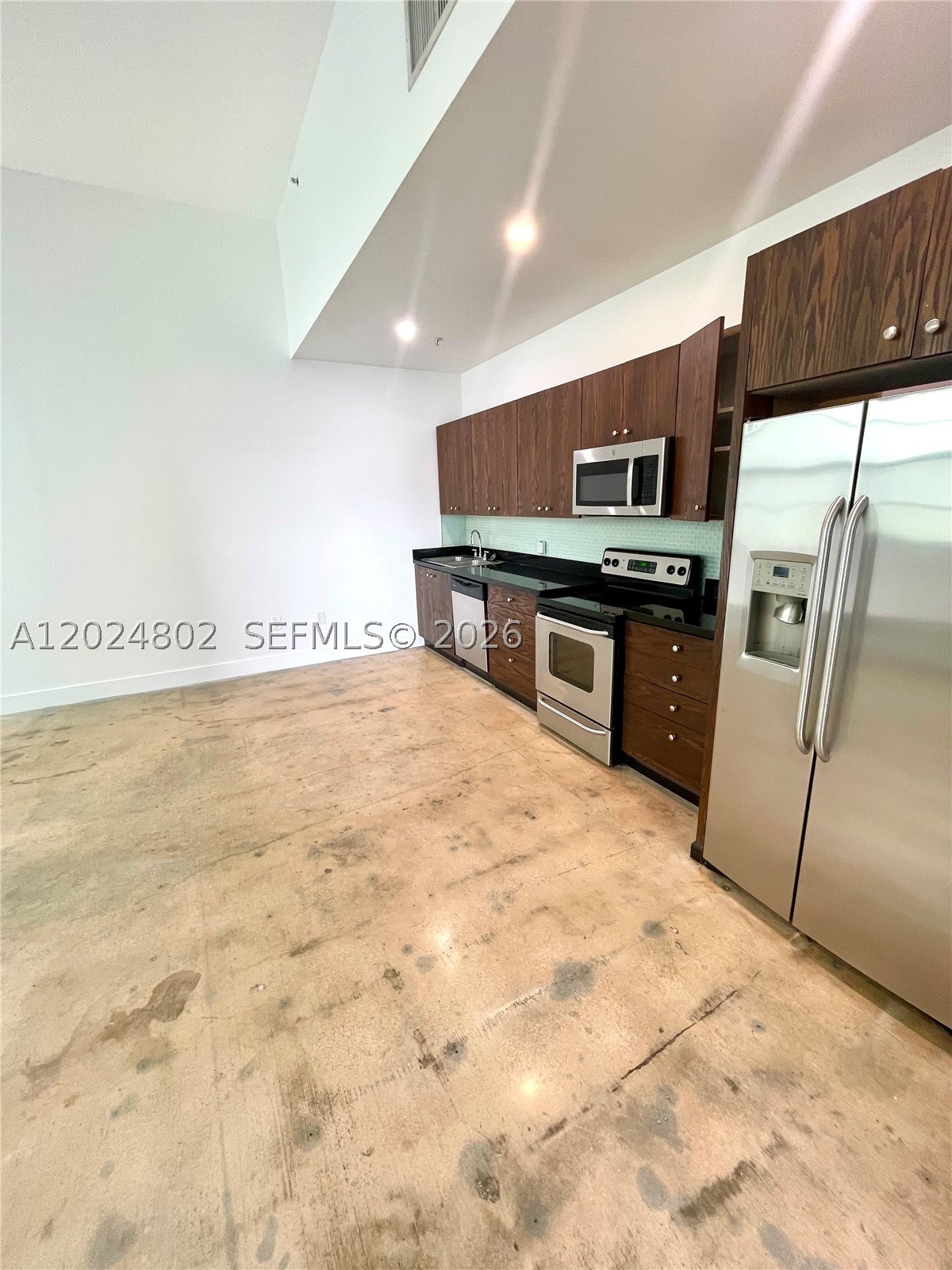 935 Euclid Ave 6 Property Photo 29