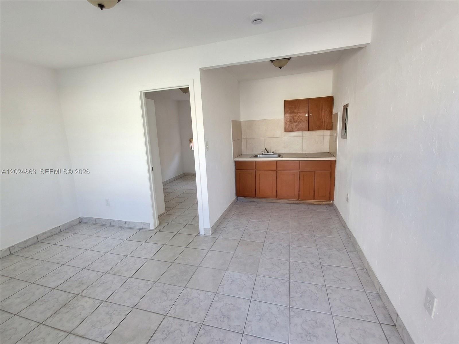 625 W Avenue A Property Photo 3
