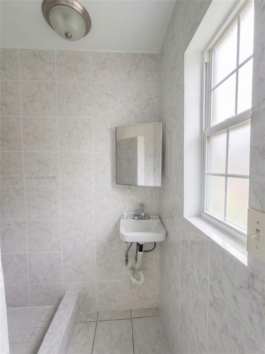 625 W Avenue A Property Photo 6