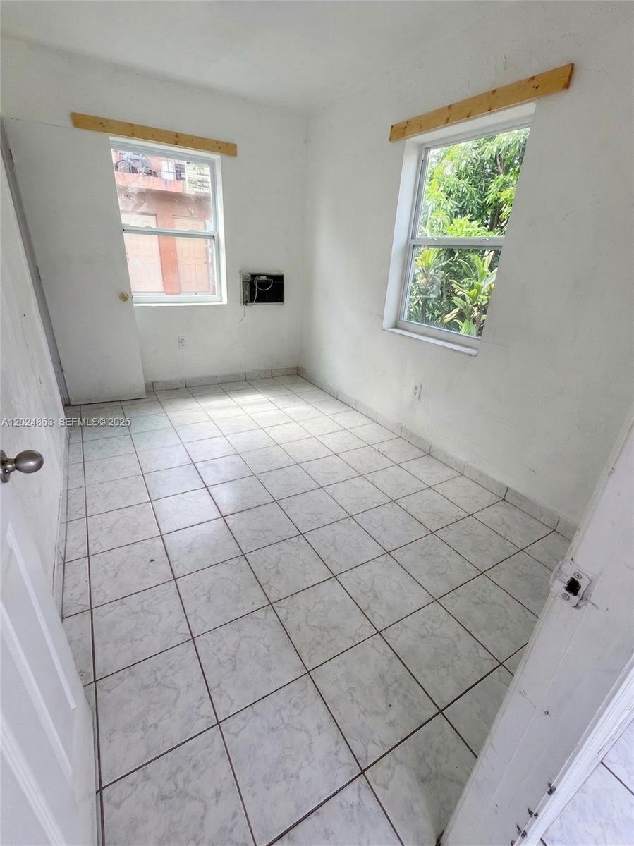 625 W Avenue A Property Photo 8