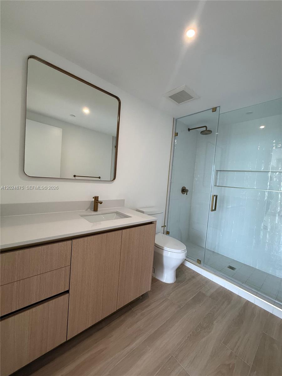 90 Ne 32 1016 Property Photo 6
