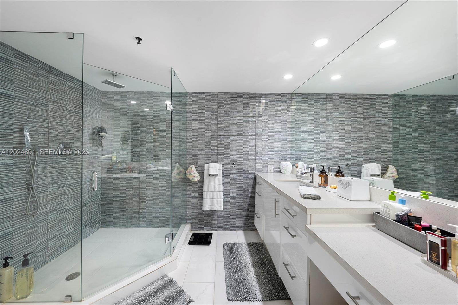 10175 Collins Ave 1505 Property Photo 11