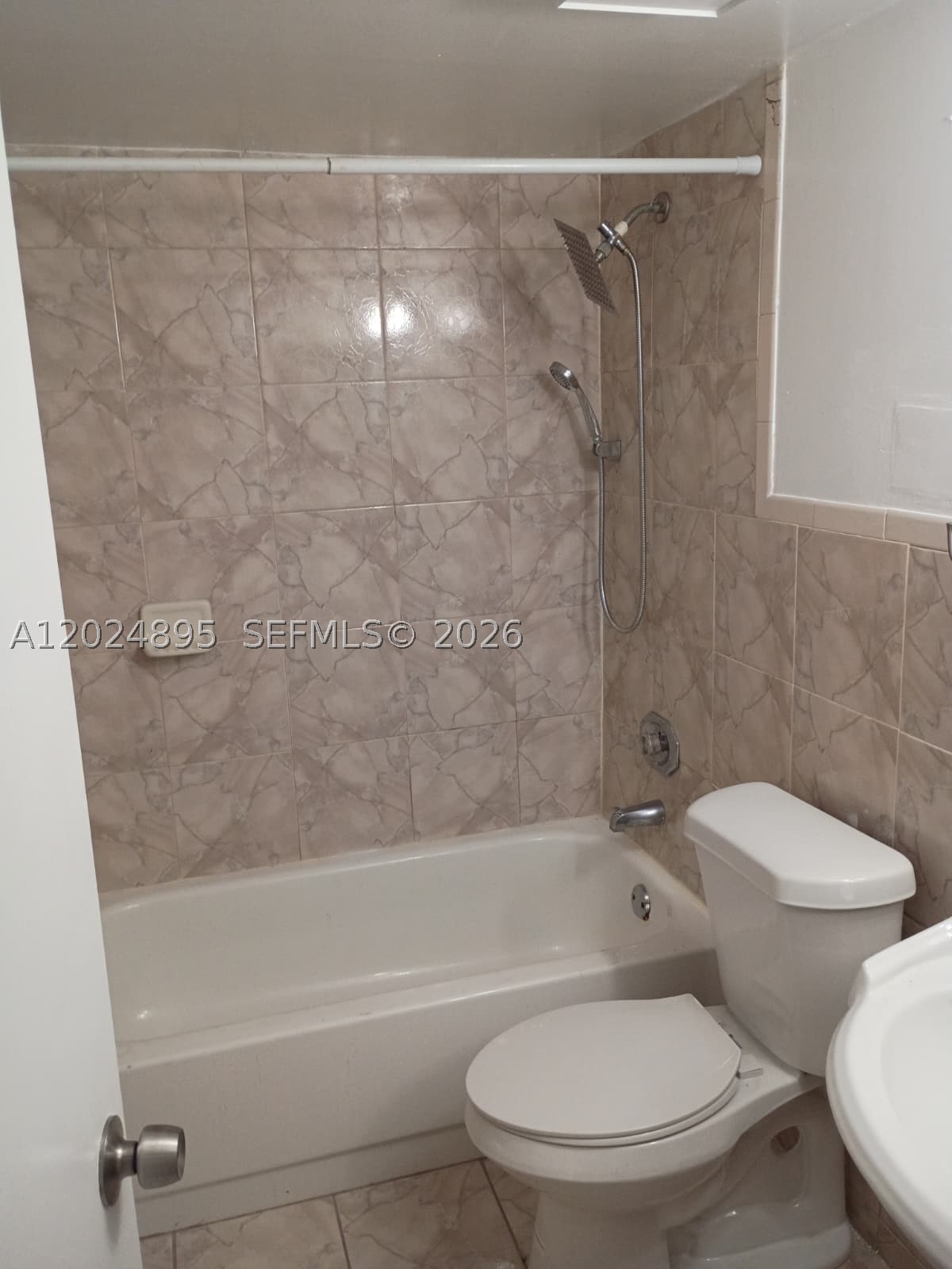 3399 Foxcroft Rd 208 Property Photo 6