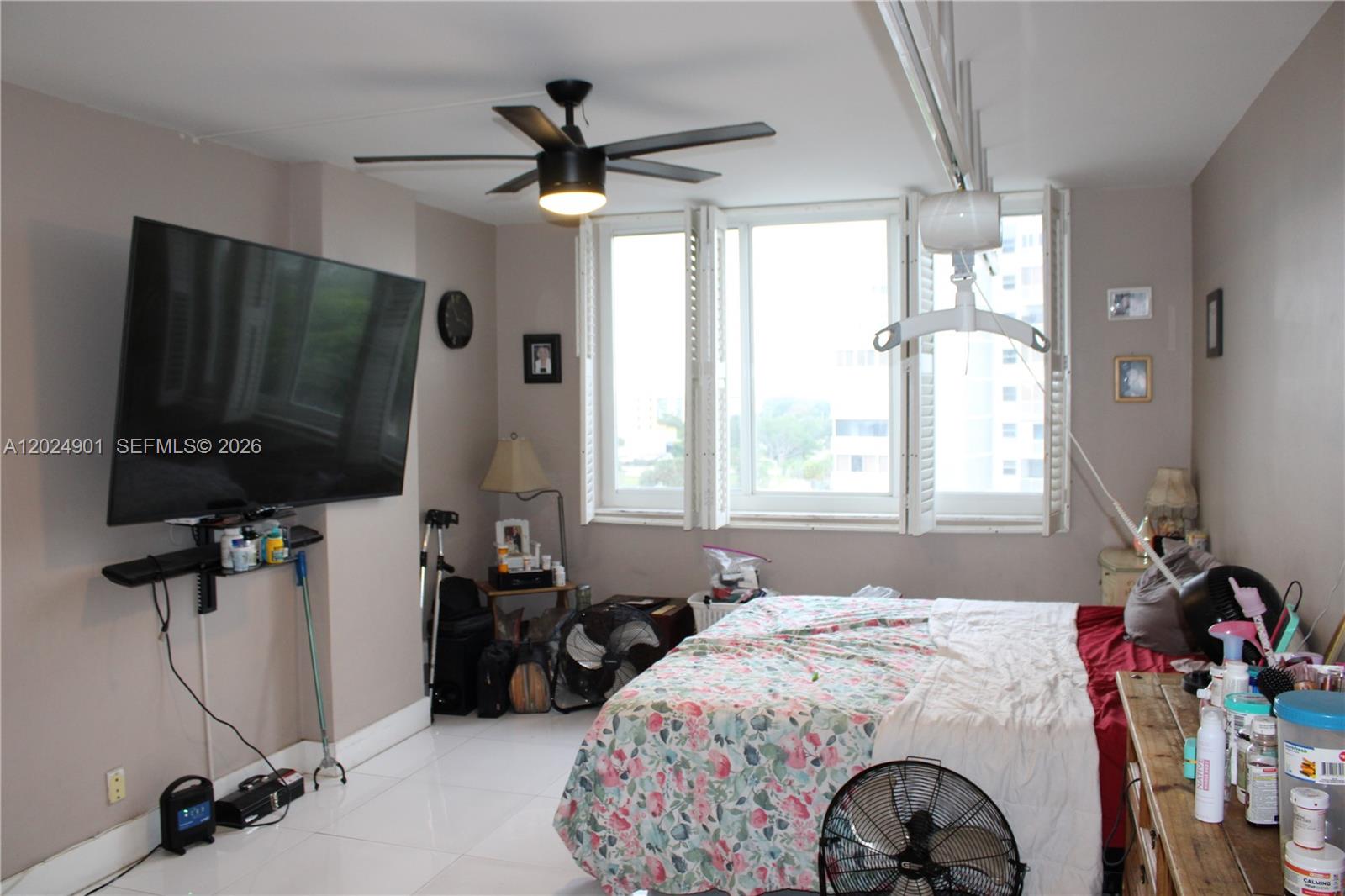 4200 Hillcrest Dr 820 Property Photo 10