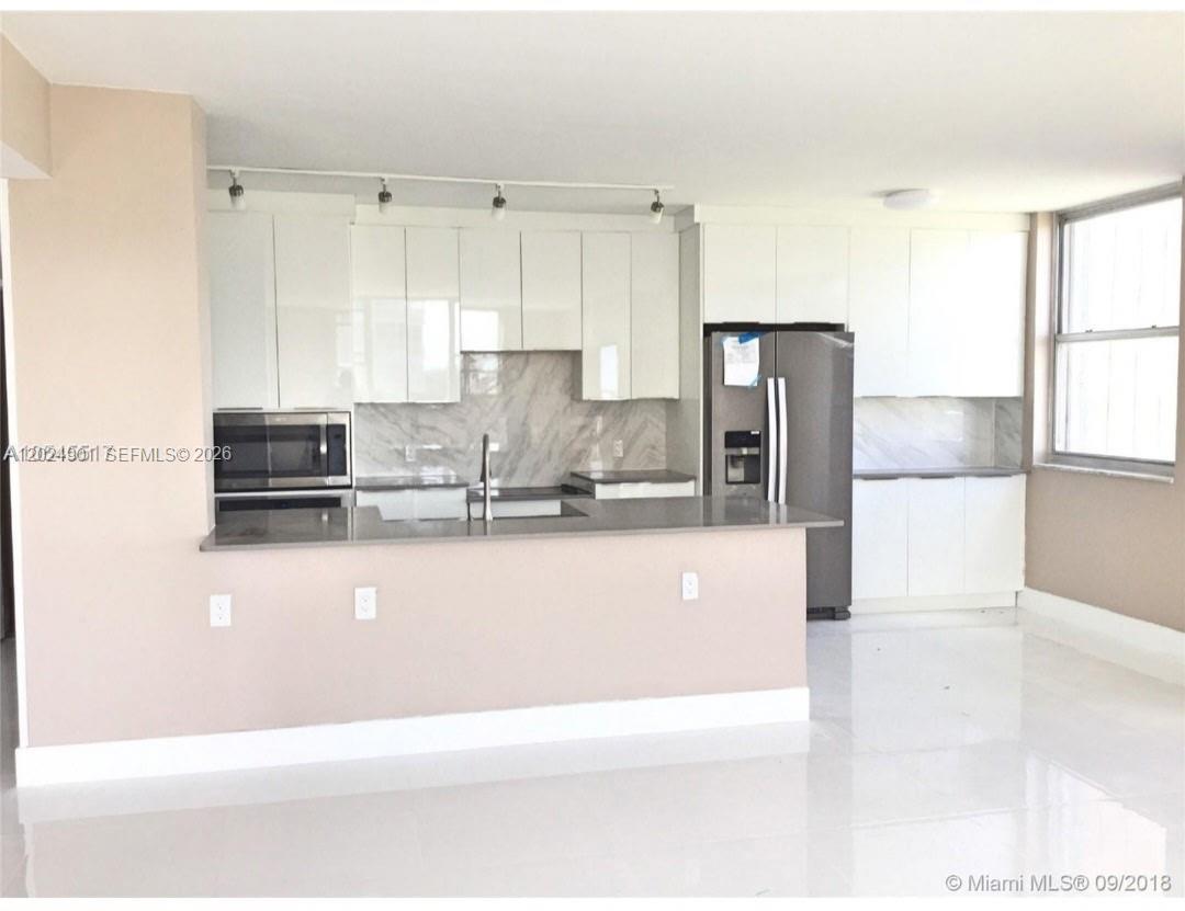 4200 Hillcrest Dr 820 Property Photo 17