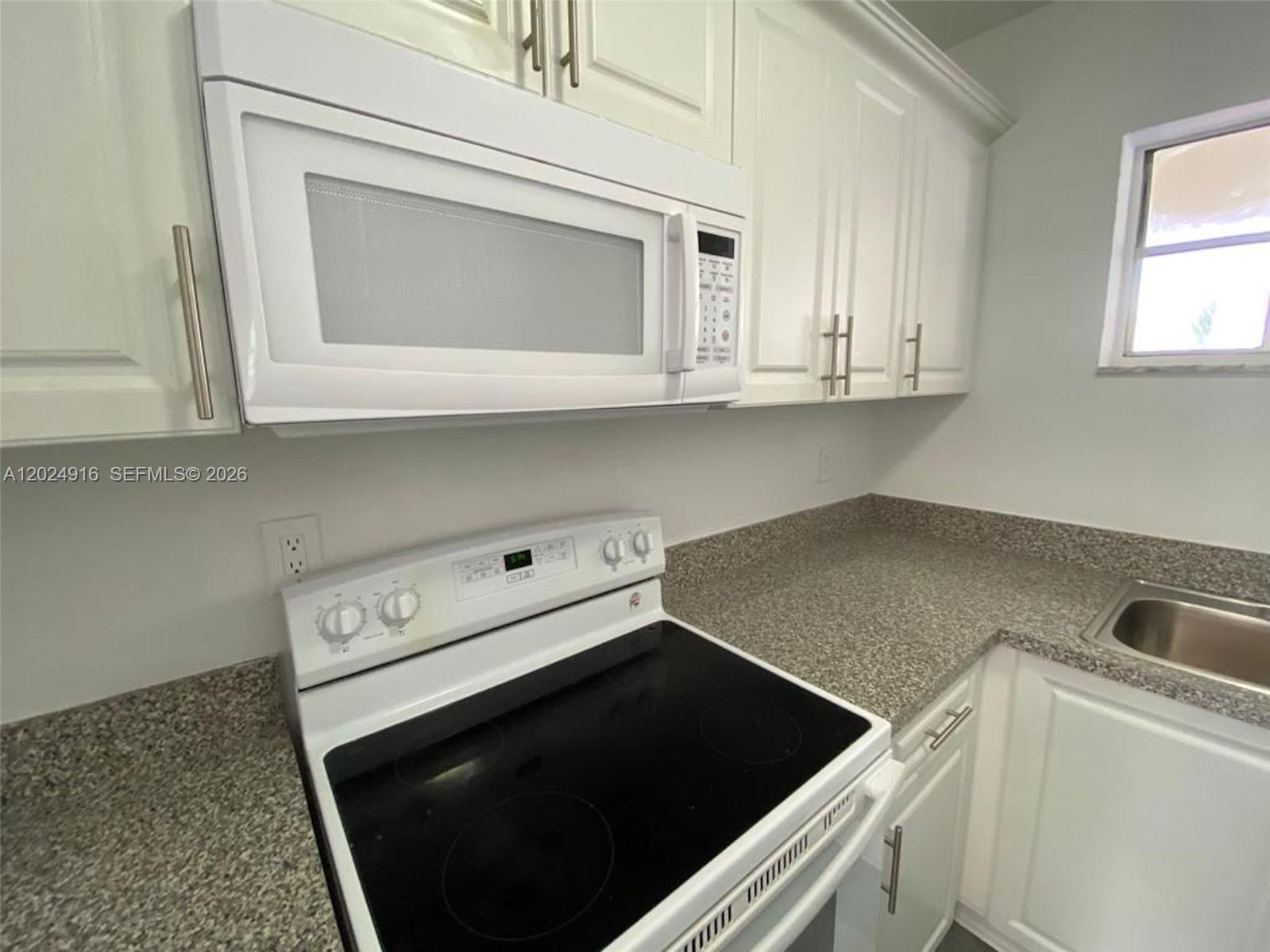 2460 Taylor St 1c Property Photo 8