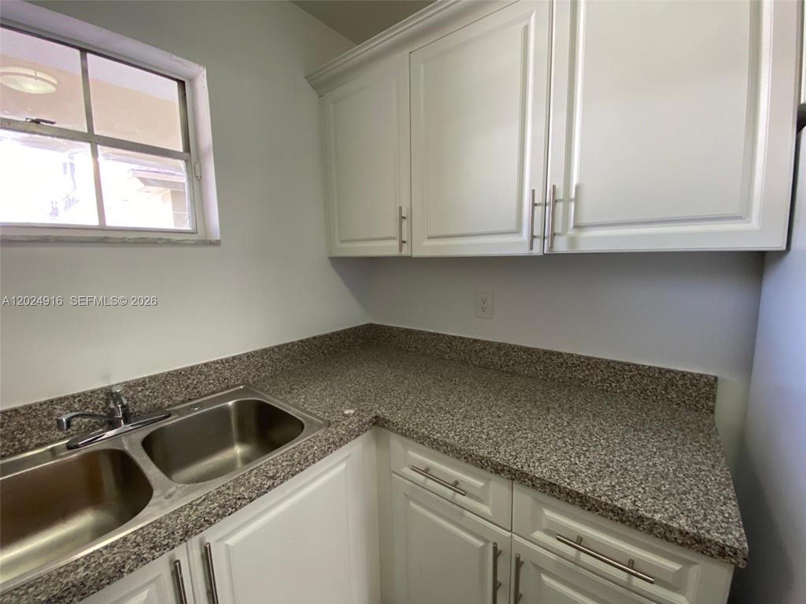 2460 Taylor St 1c Property Photo 9