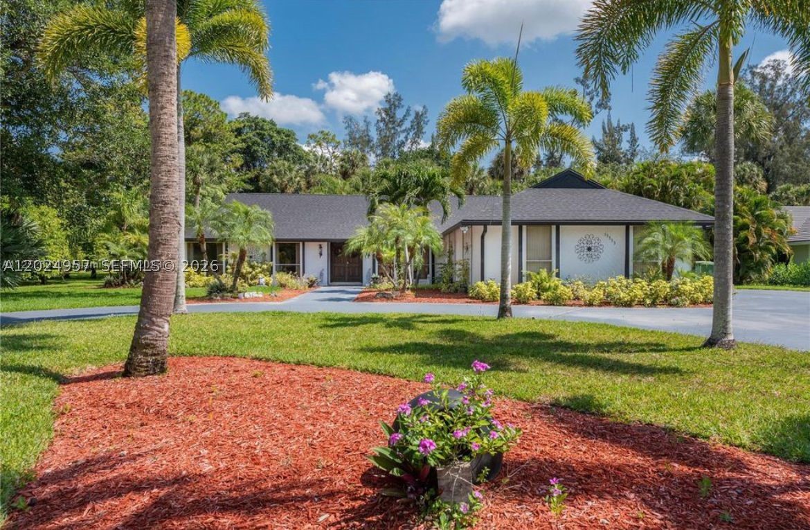 13353 Doubletree Cir Property Photo 3