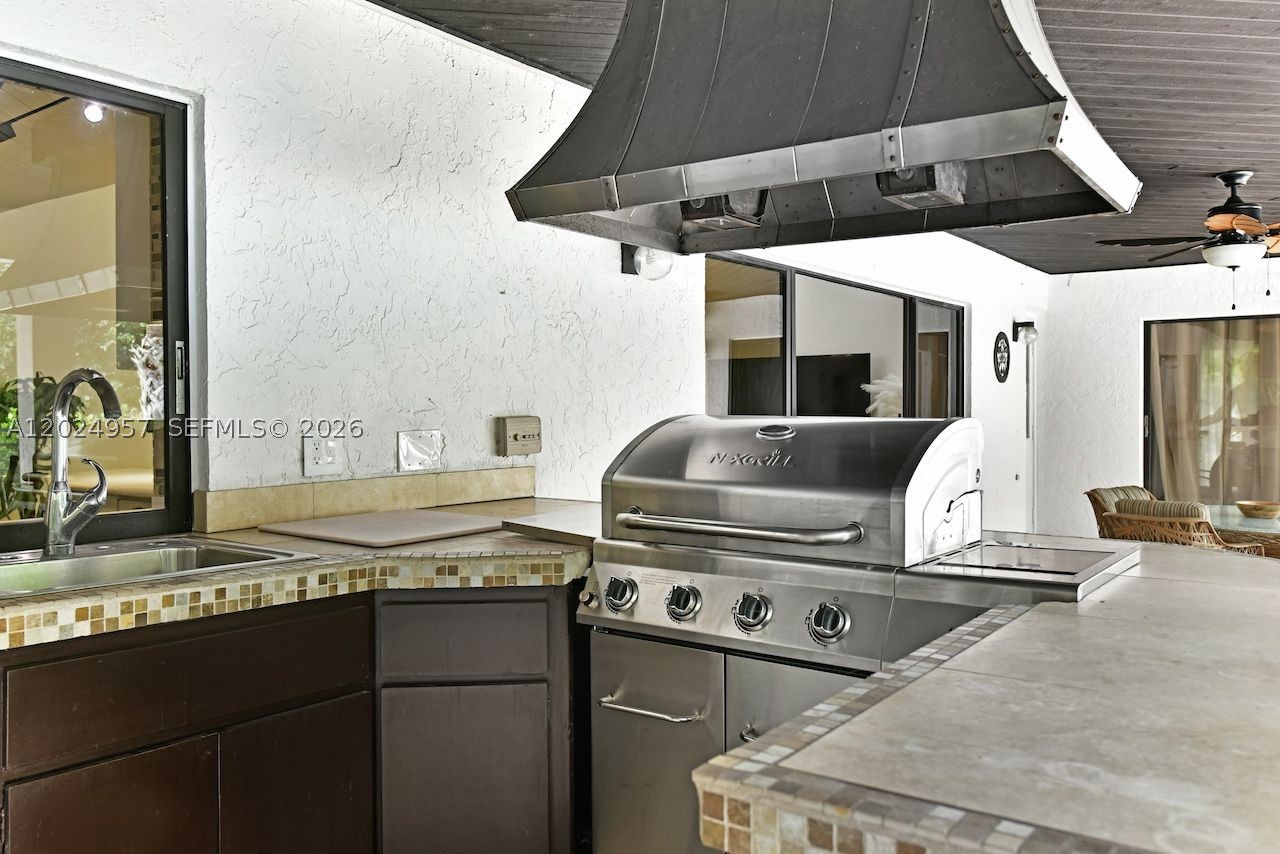 13353 Doubletree Cir Property Photo 17