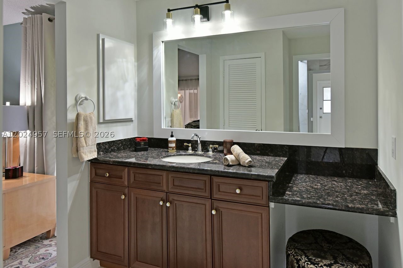 13353 Doubletree Cir Property Photo 23