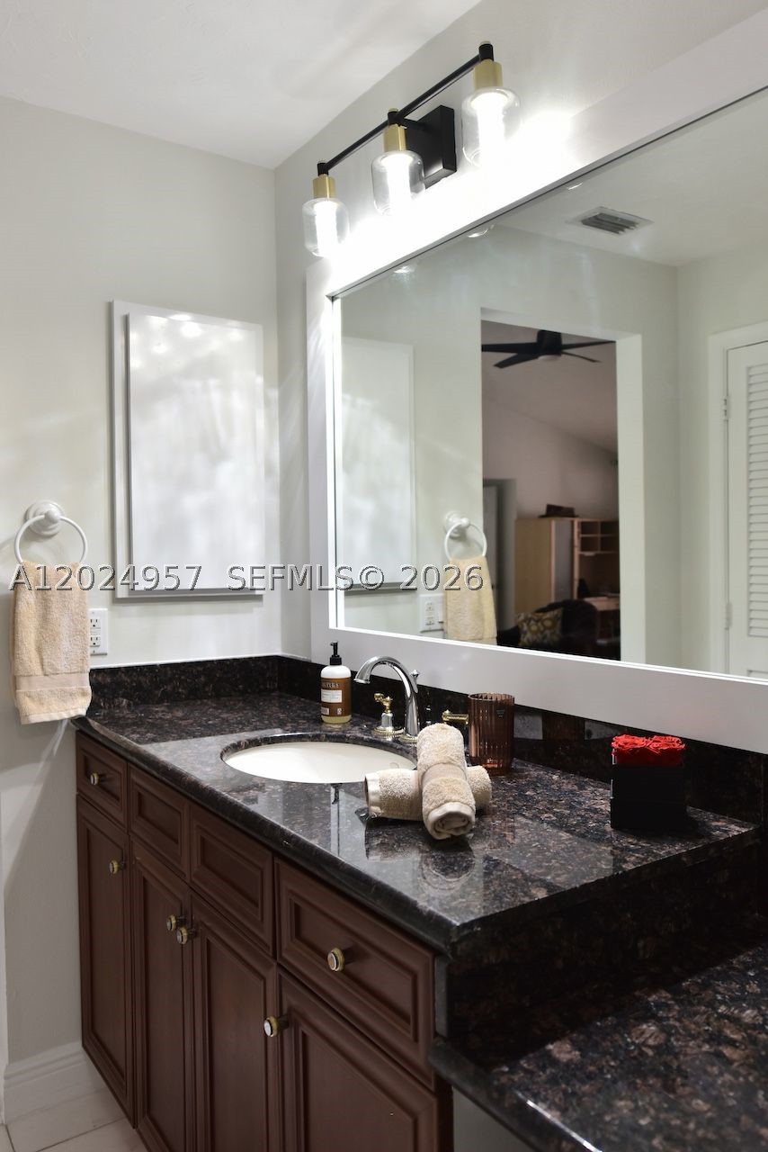 13353 Doubletree Cir Property Photo 24