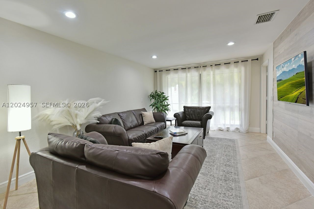 13353 Doubletree Cir Property Photo 38