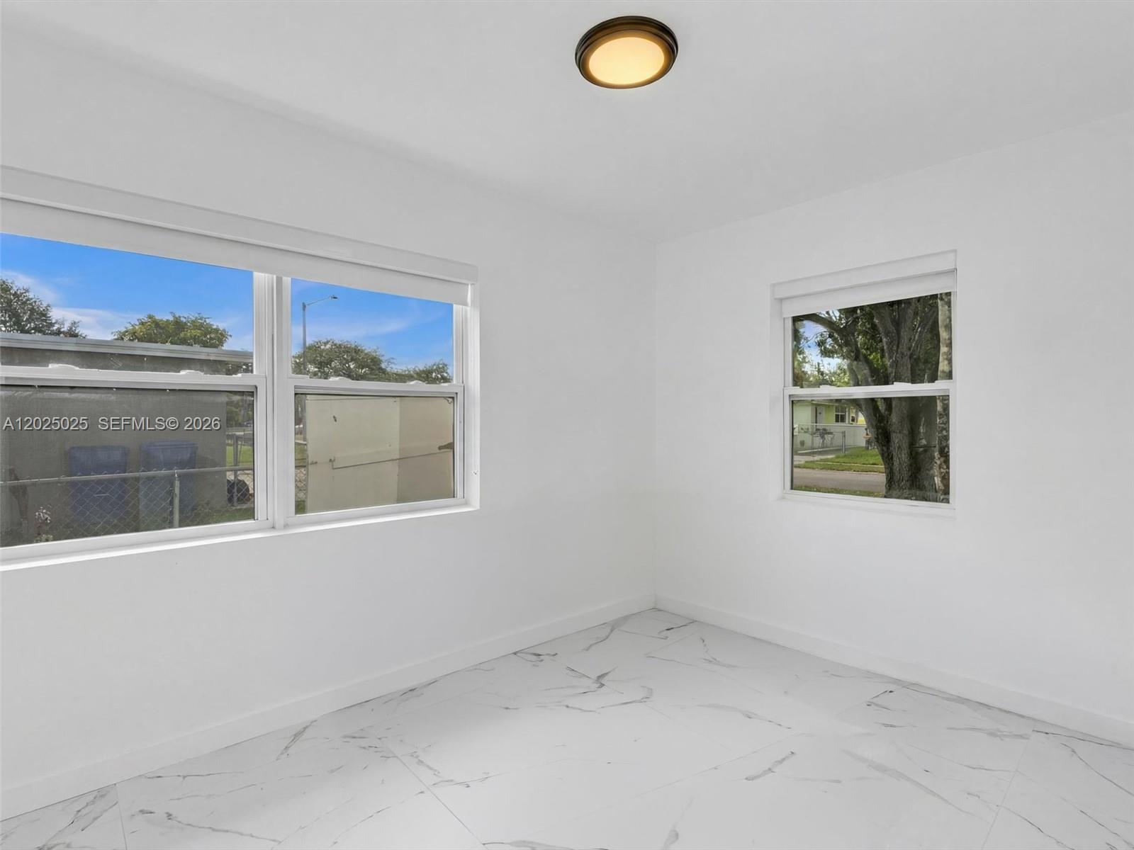 A12025025 Property Photo 5