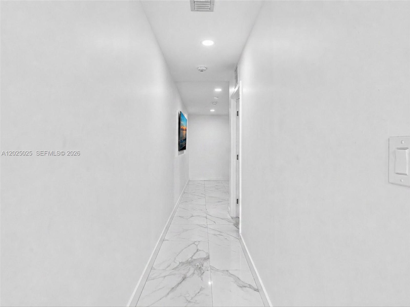 A12025025 Property Photo 19