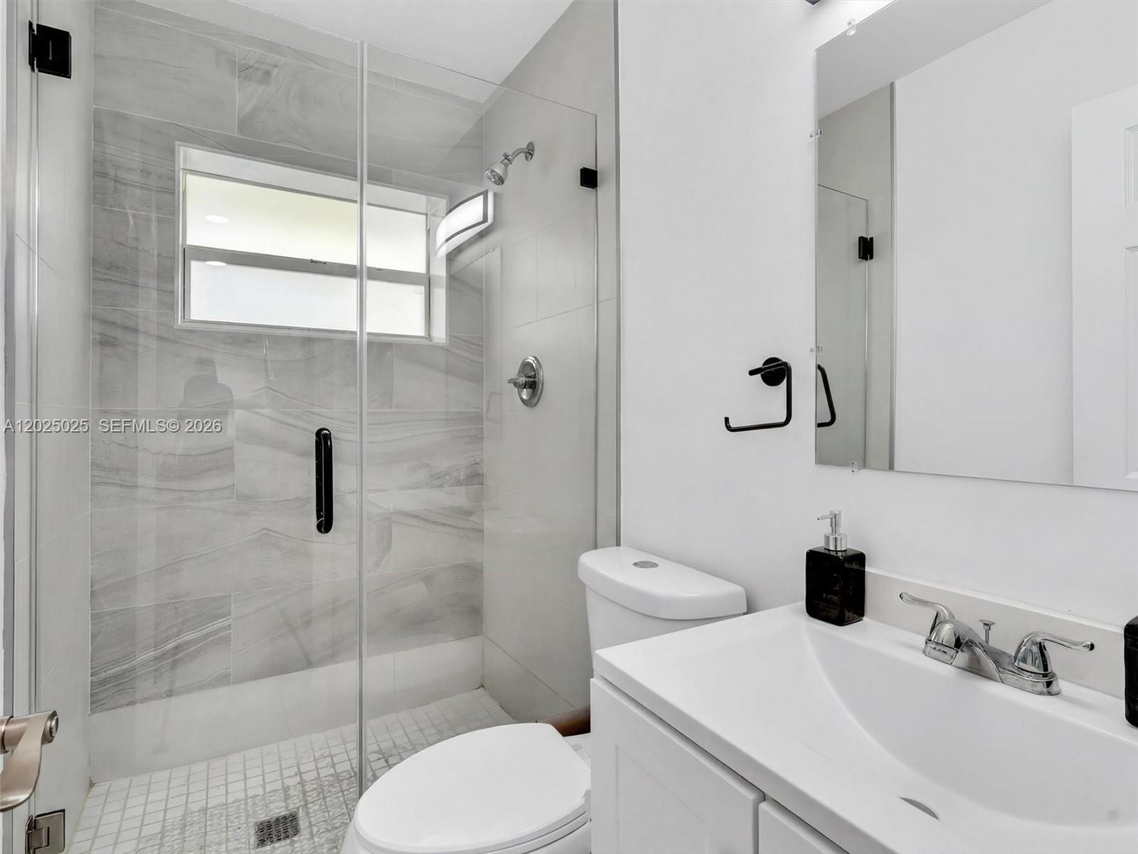 A12025025 Property Photo 25