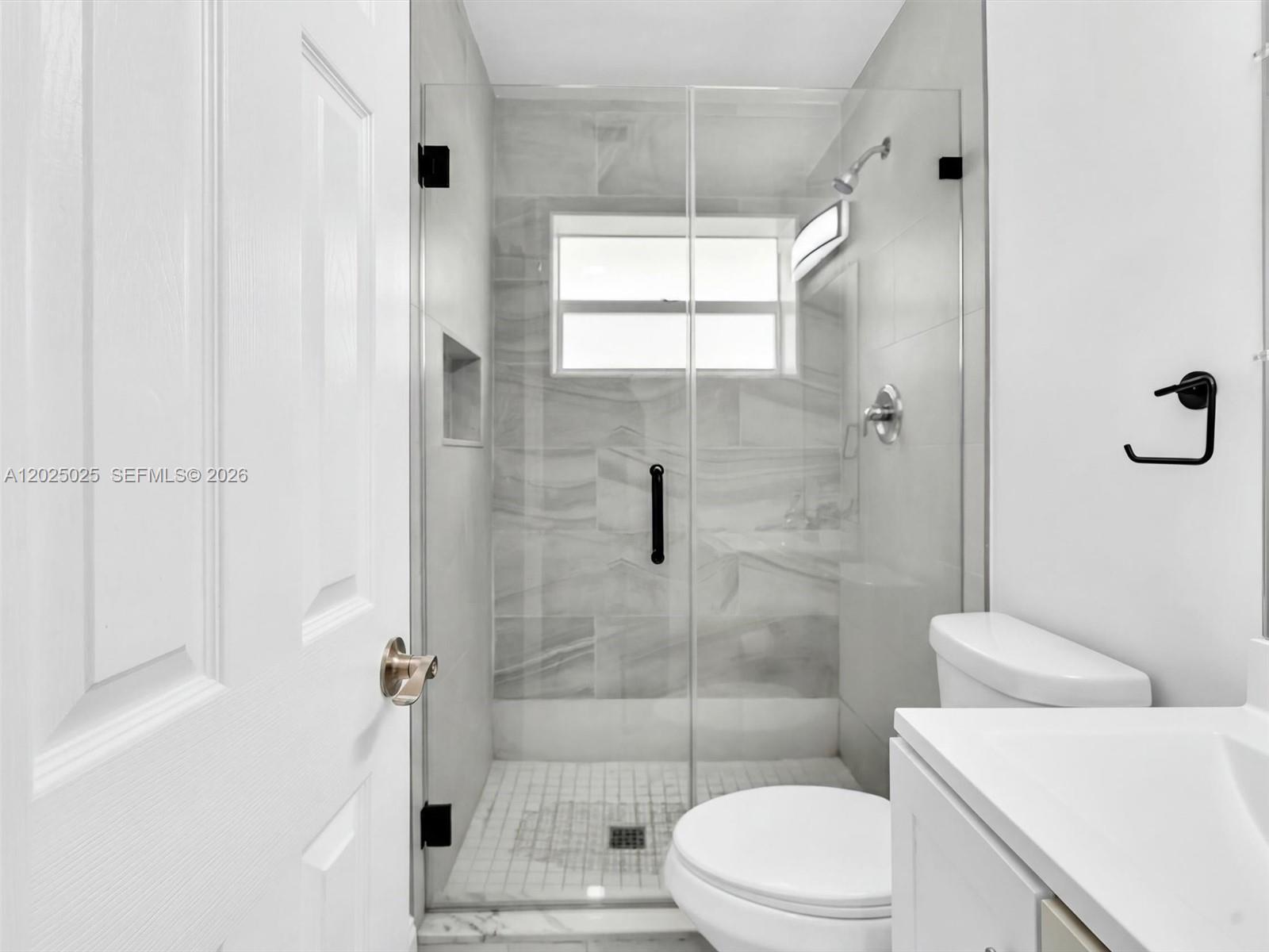 A12025025 Property Photo 26