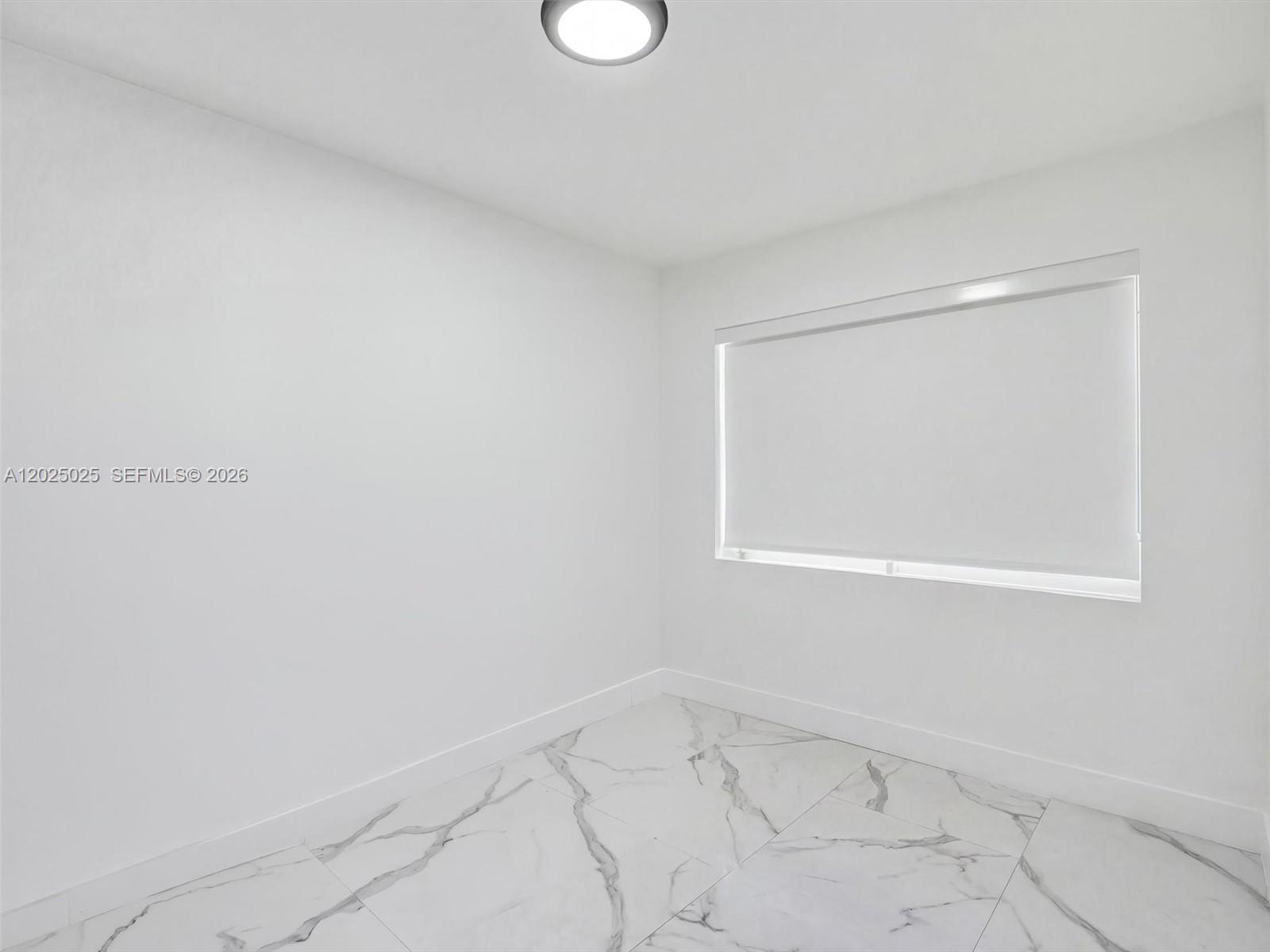 A12025025 Property Photo 28