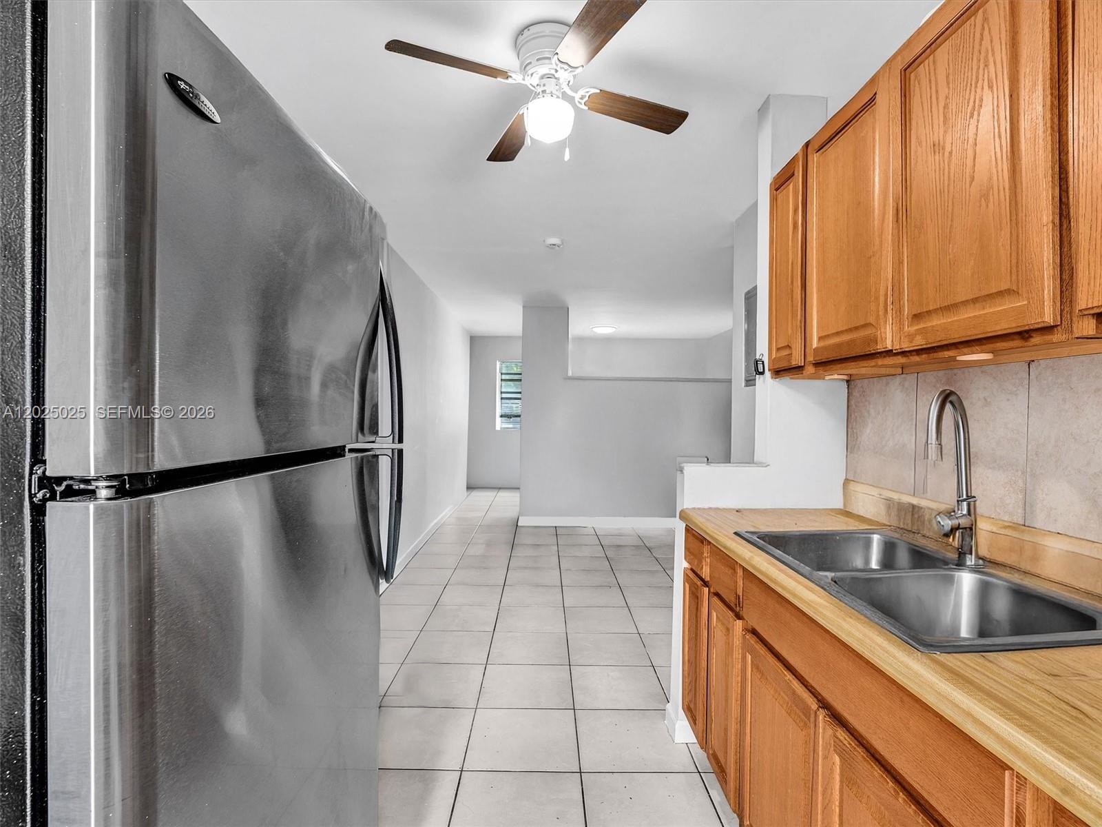A12025025 Property Photo 31