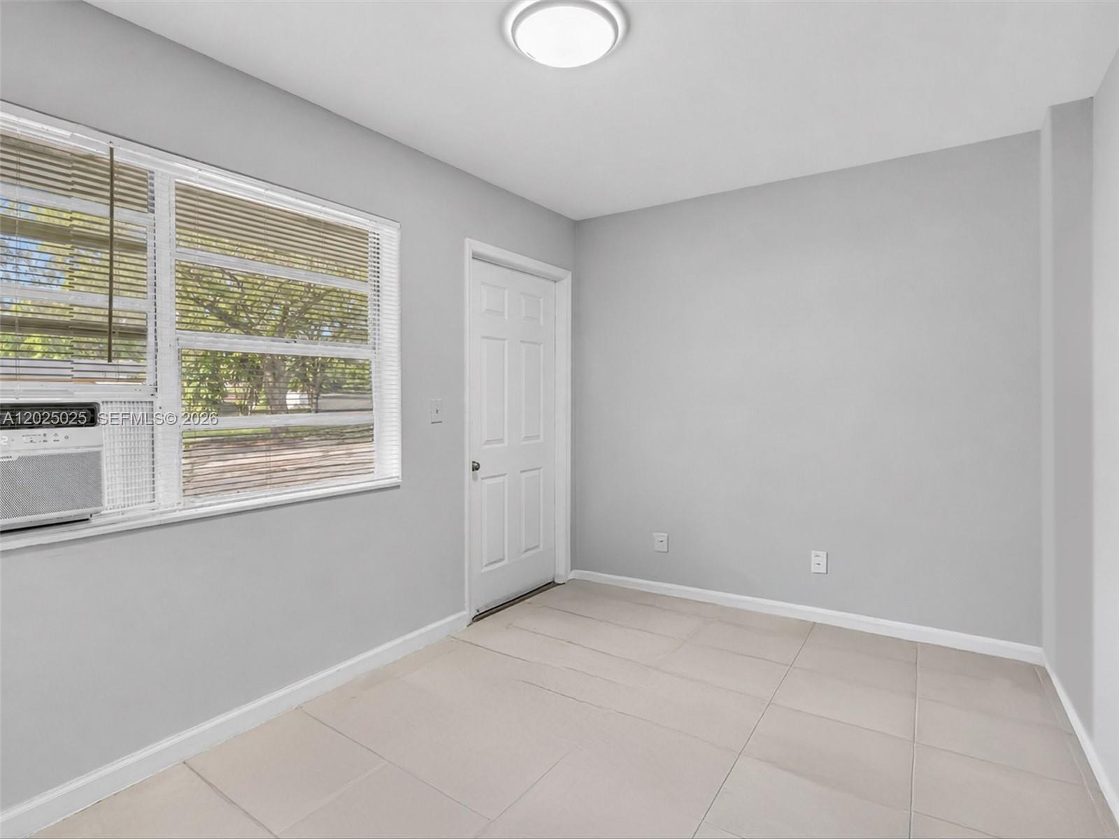 A12025025 Property Photo 38