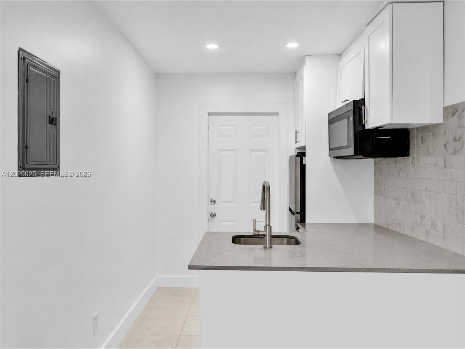 A12025025 Property Photo 44