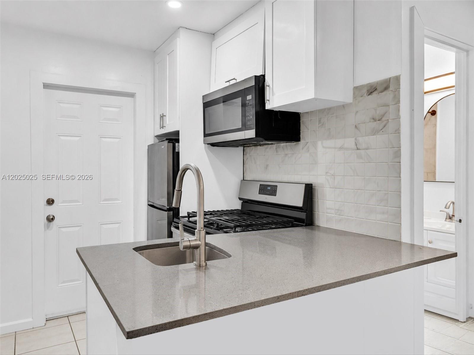 A12025025 Property Photo 45