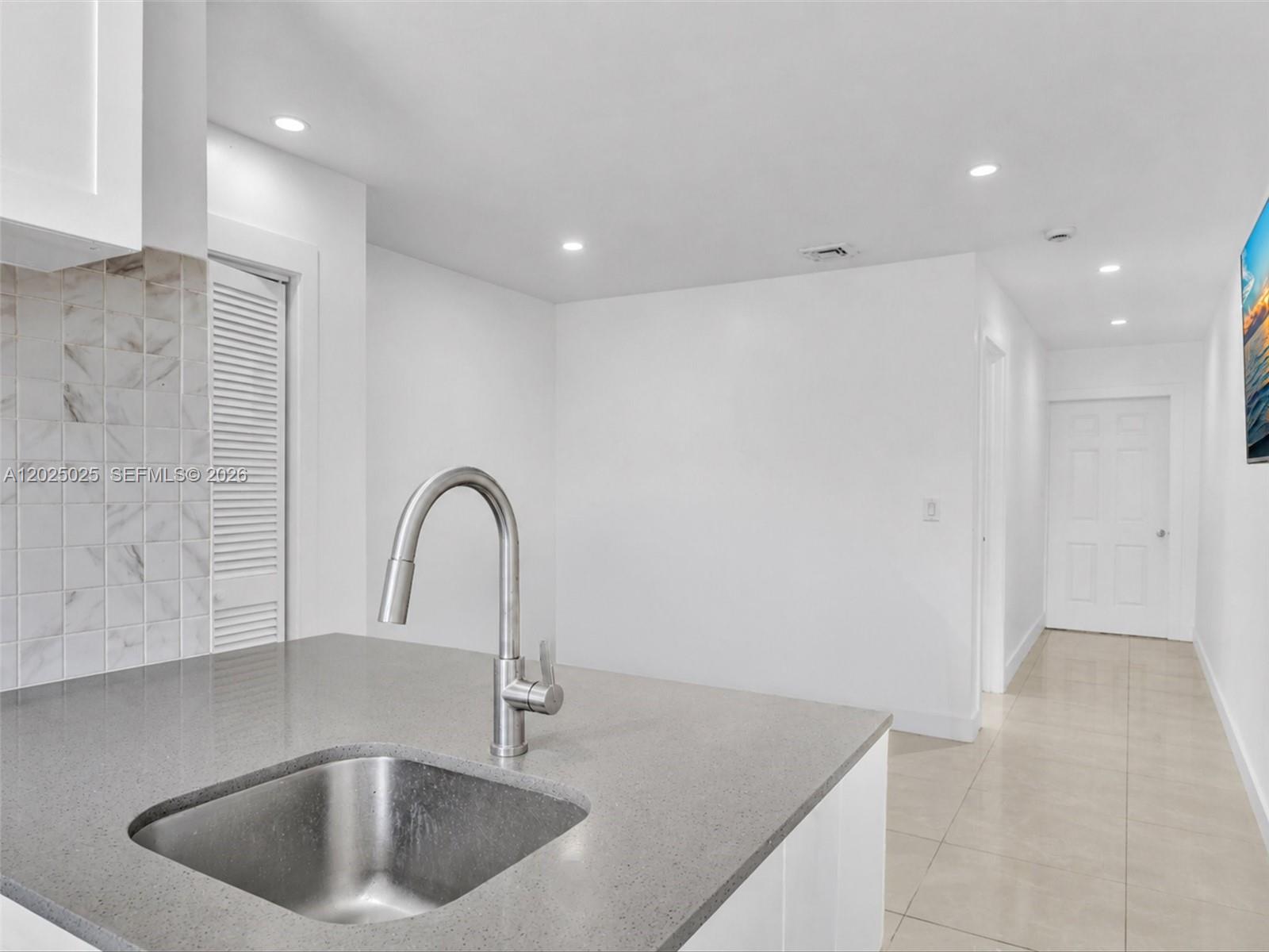 A12025025 Property Photo 46