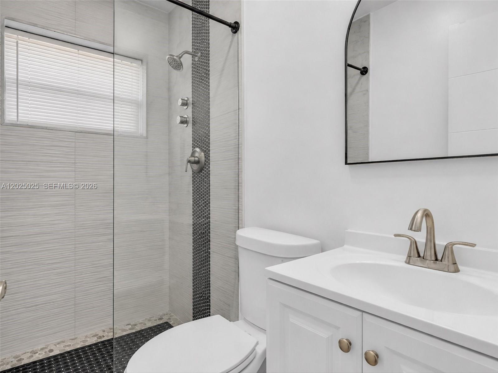 A12025025 Property Photo 48