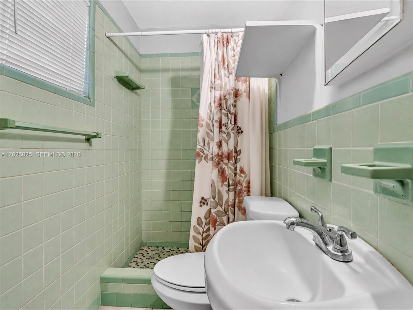 A12025025 Property Photo 55