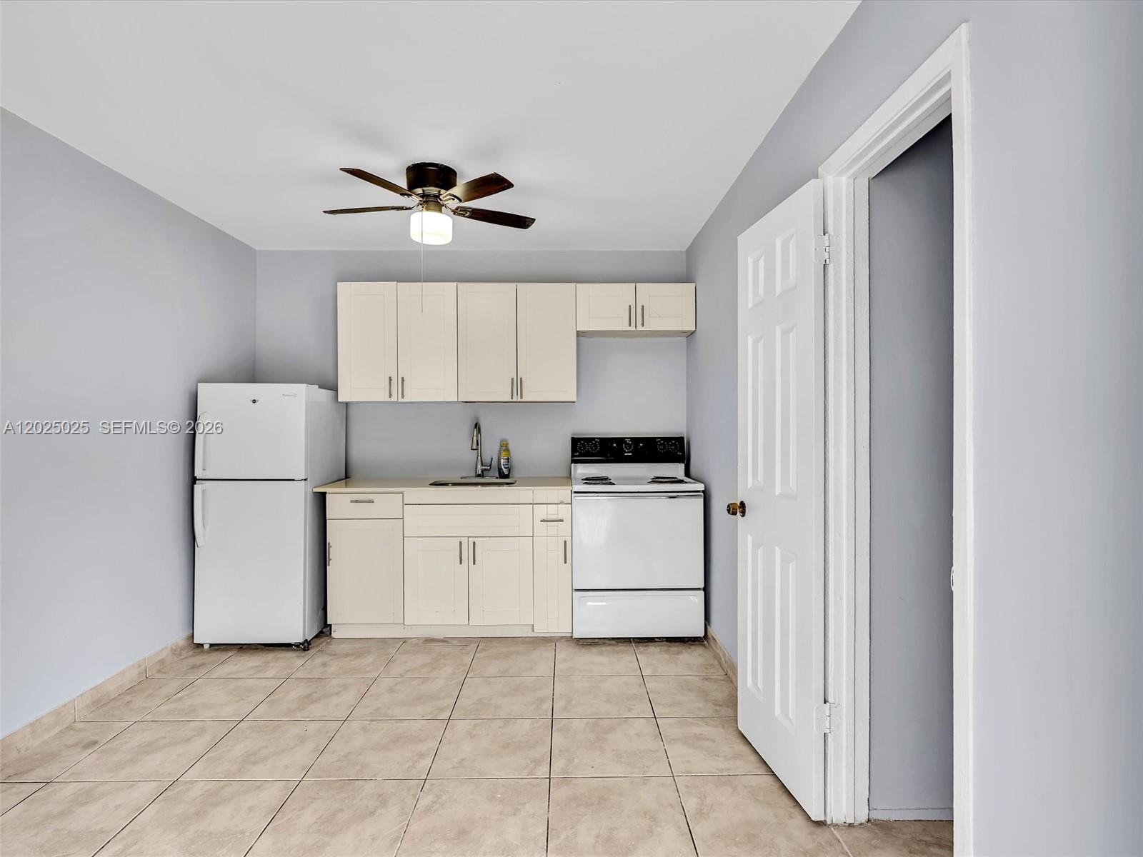 A12025025 Property Photo 57