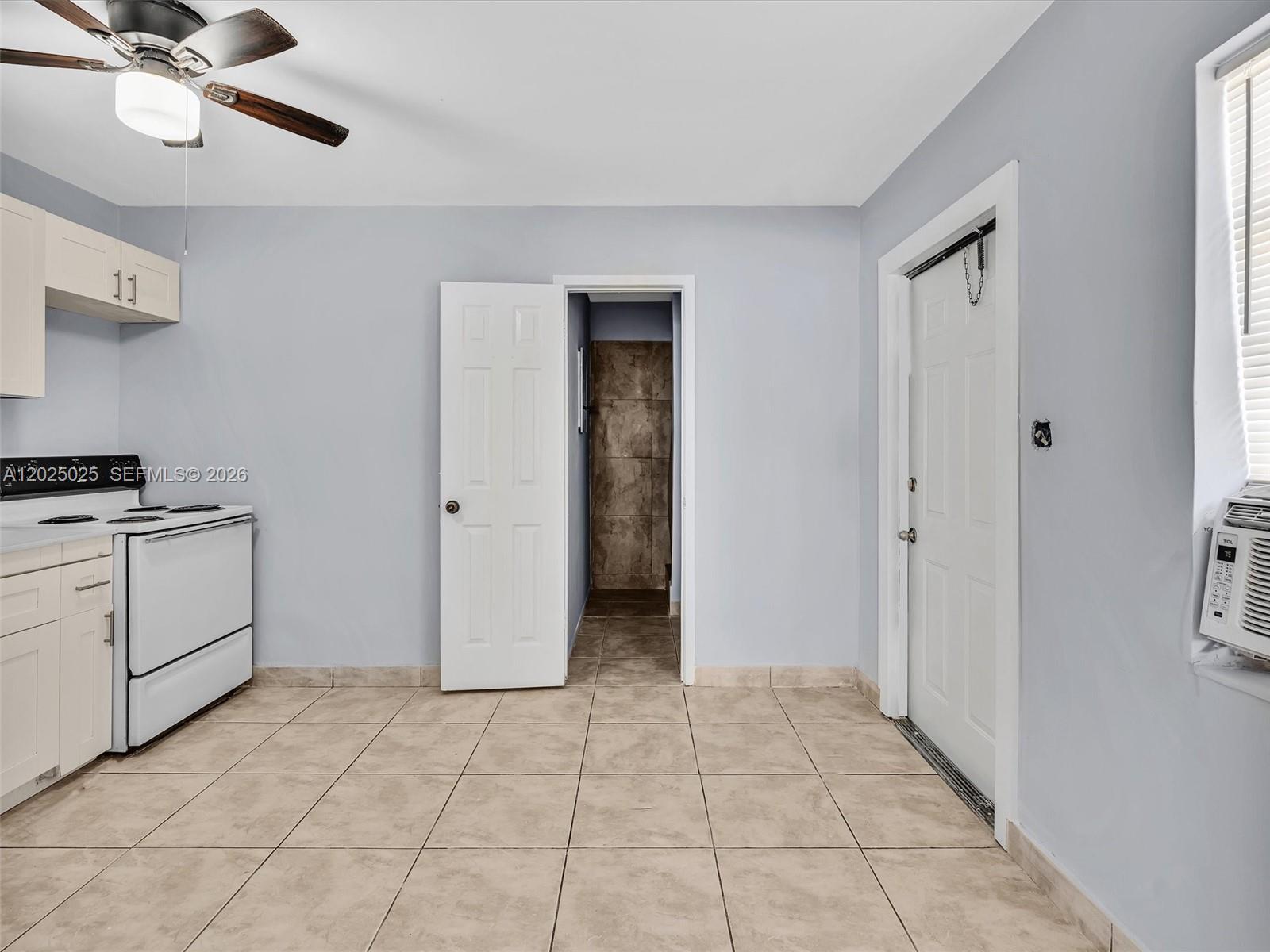 A12025025 Property Photo 60