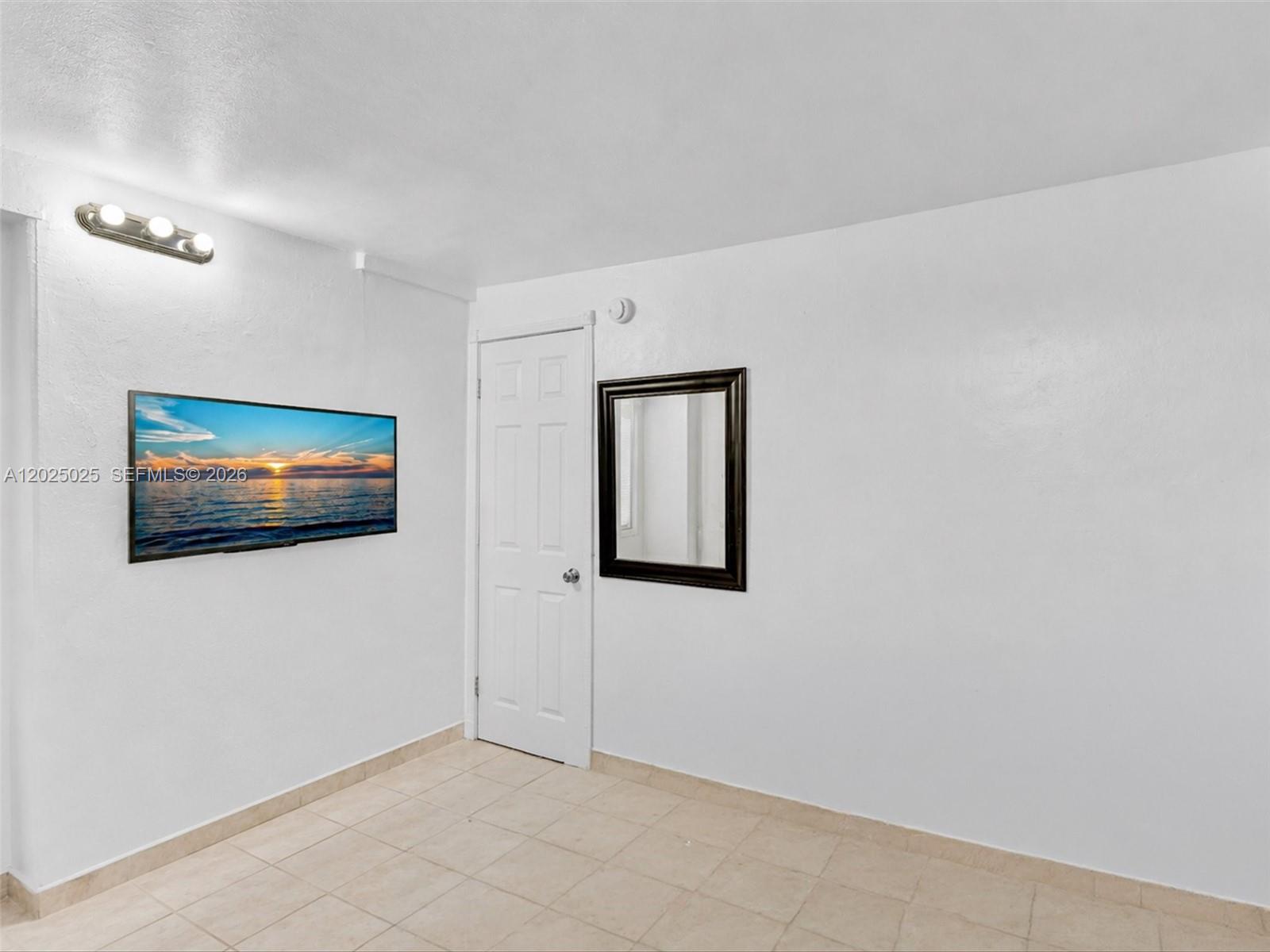 A12025025 Property Photo 75