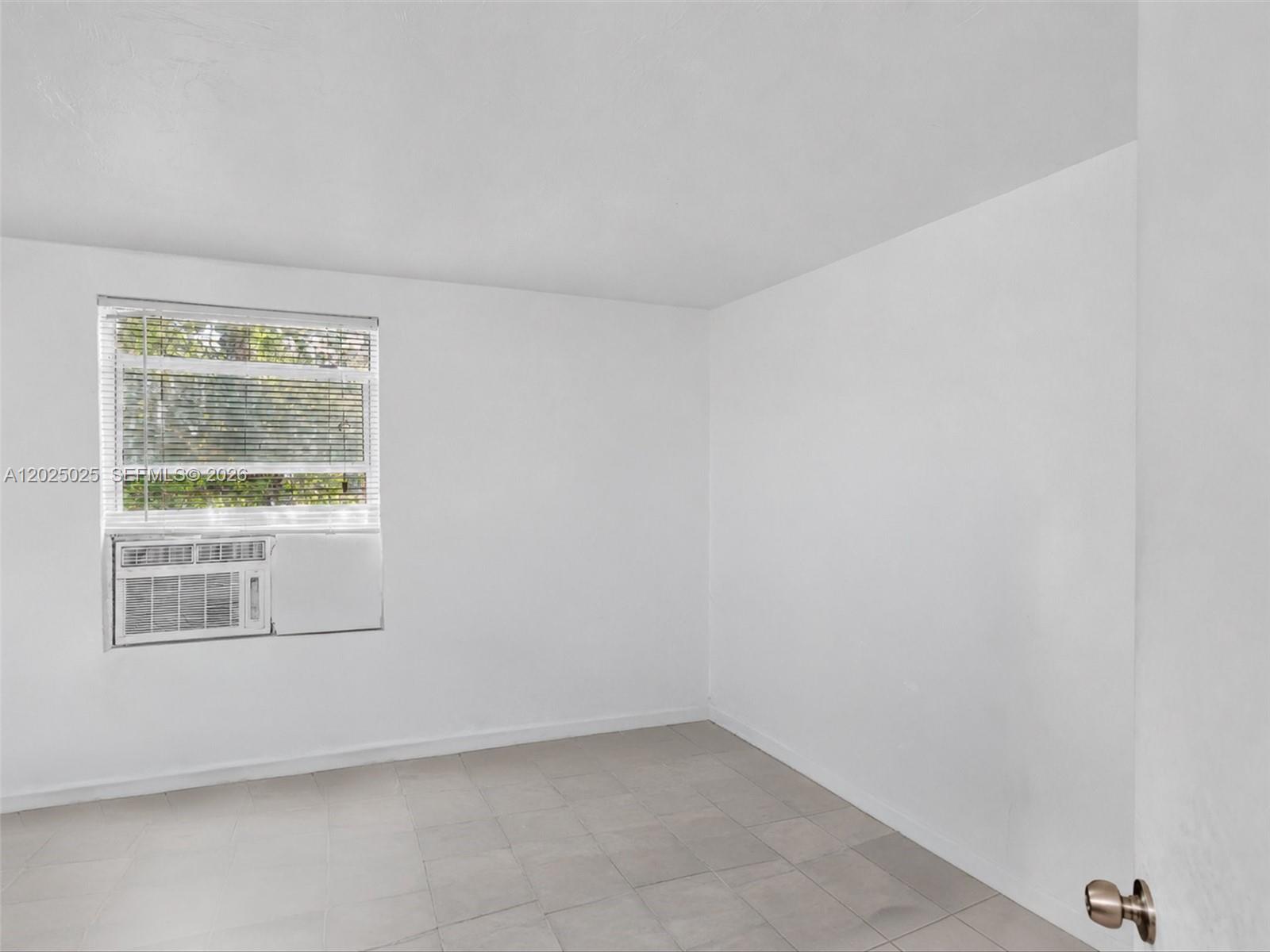 A12025025 Property Photo 80