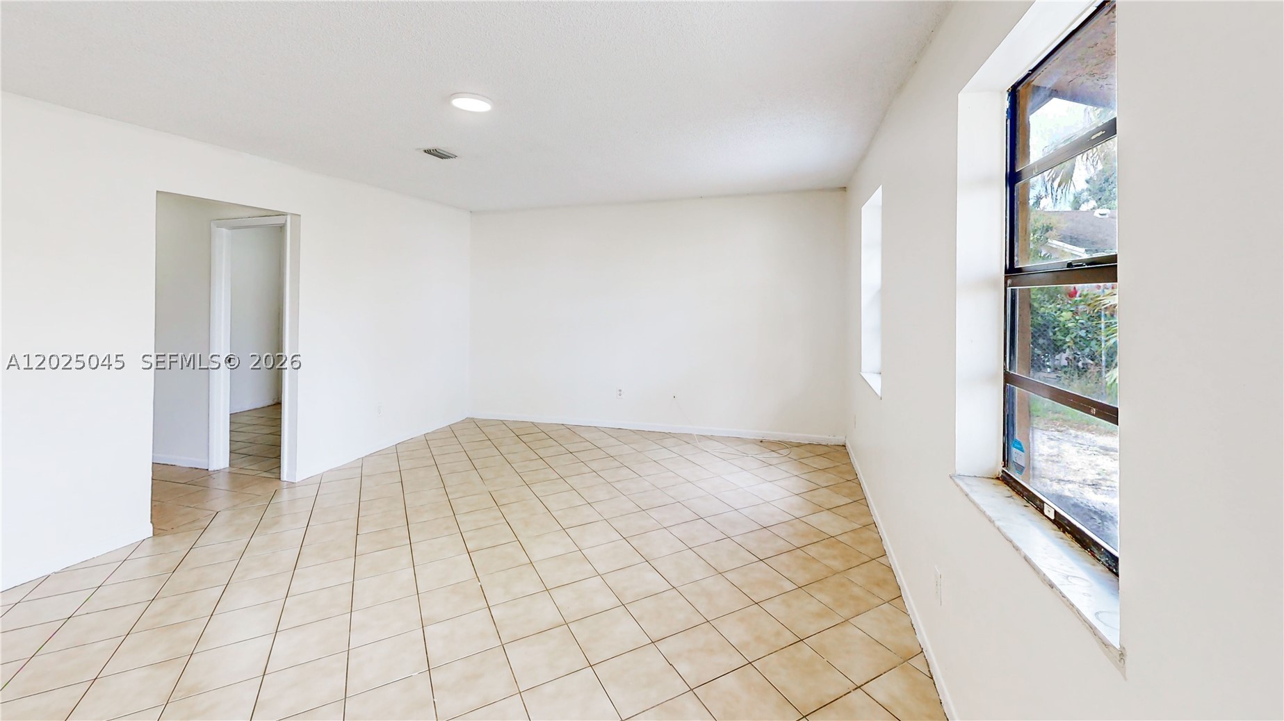 1664 Sw 2nd Ct Property Photo 4