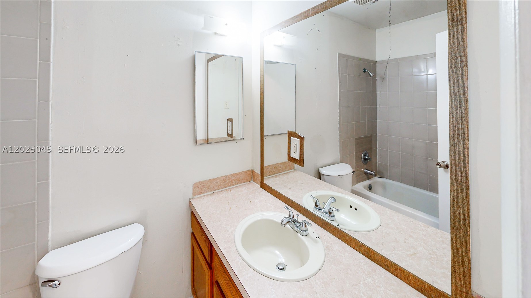 1664 Sw 2nd Ct Property Photo 28