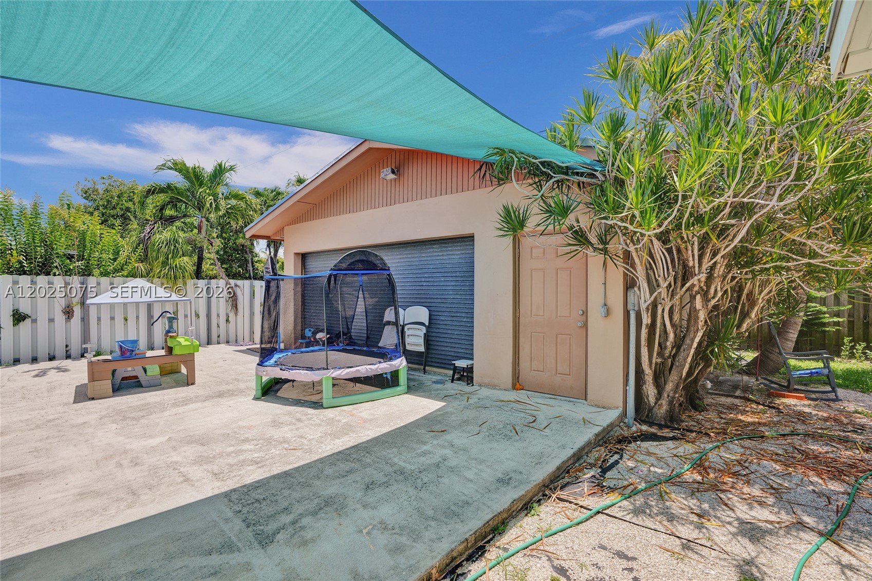 9910 Bahama Dr Property Photo 21