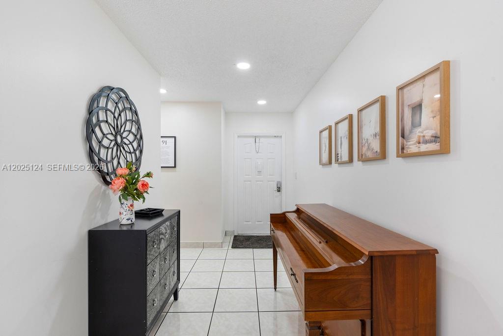 19080 Nw 77th Ct Property Photo 4