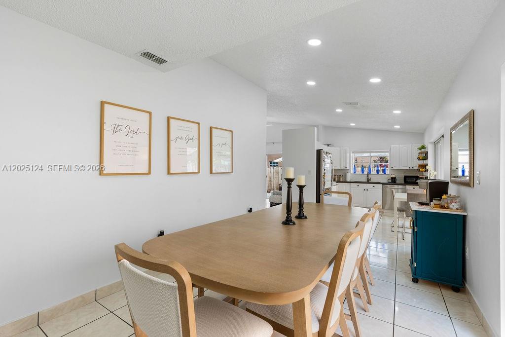 19080 Nw 77th Ct Property Photo 11