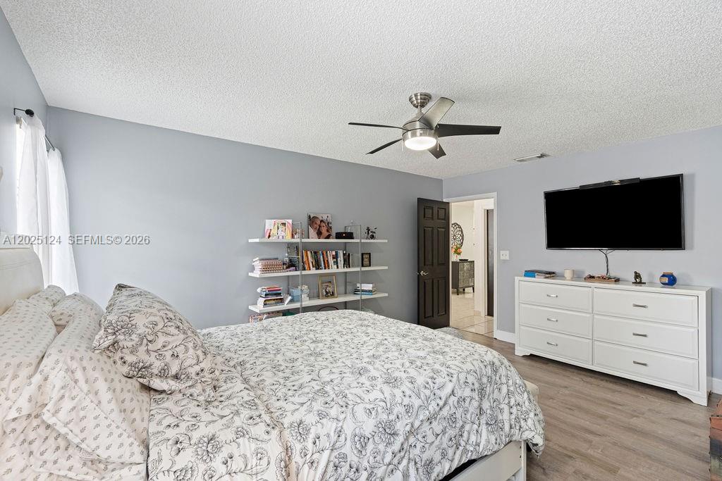 19080 Nw 77th Ct Property Photo 20