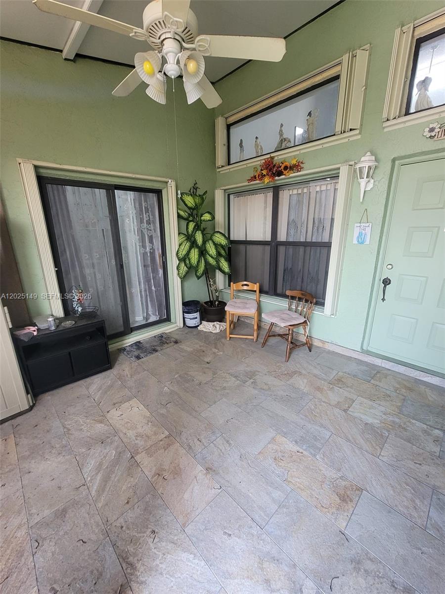 1728 W Sanderling Ln 3 Property Photo 2