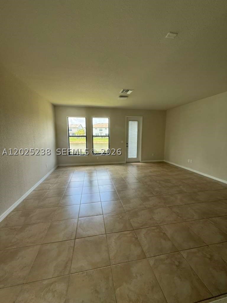 2163 Appleton Cir S Property Photo 6