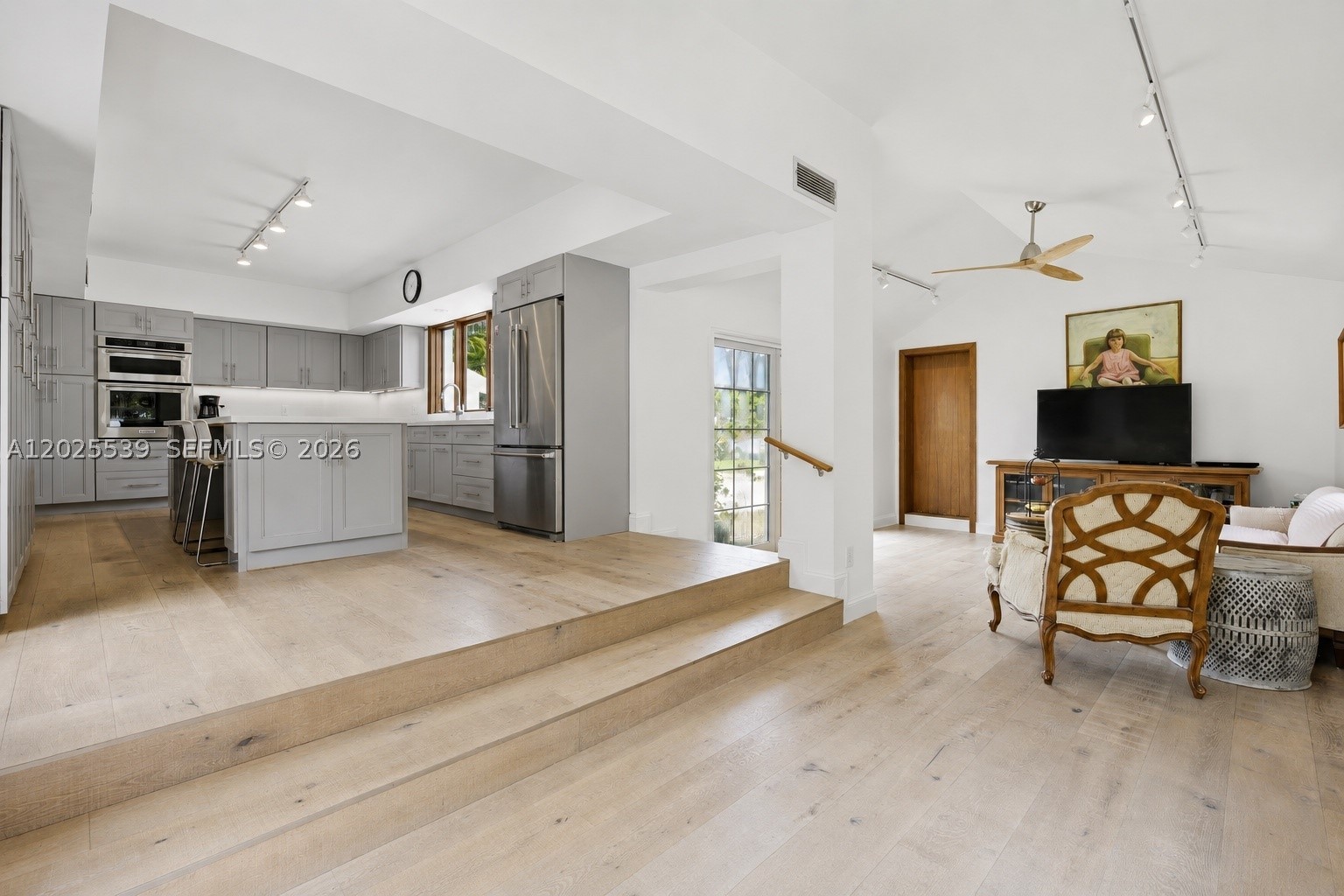 2535 Sunset Dr Property Photo 10