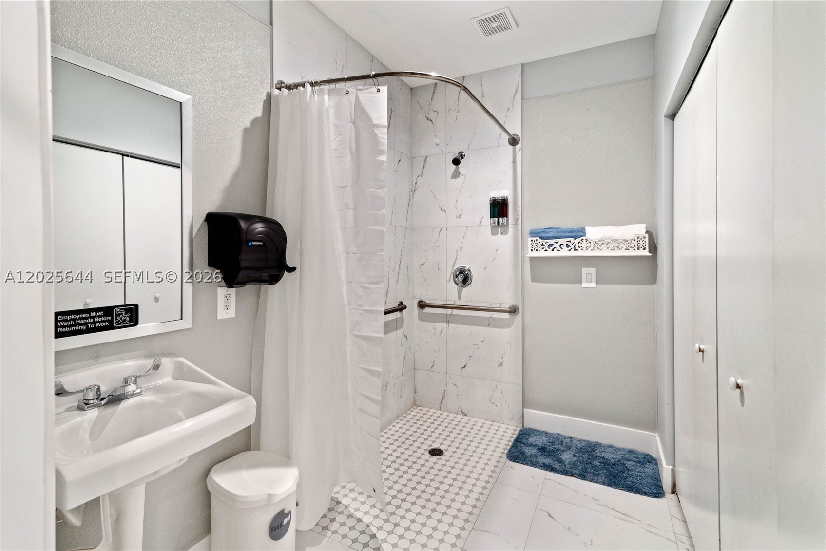 11601 Red Rd Property Photo 10