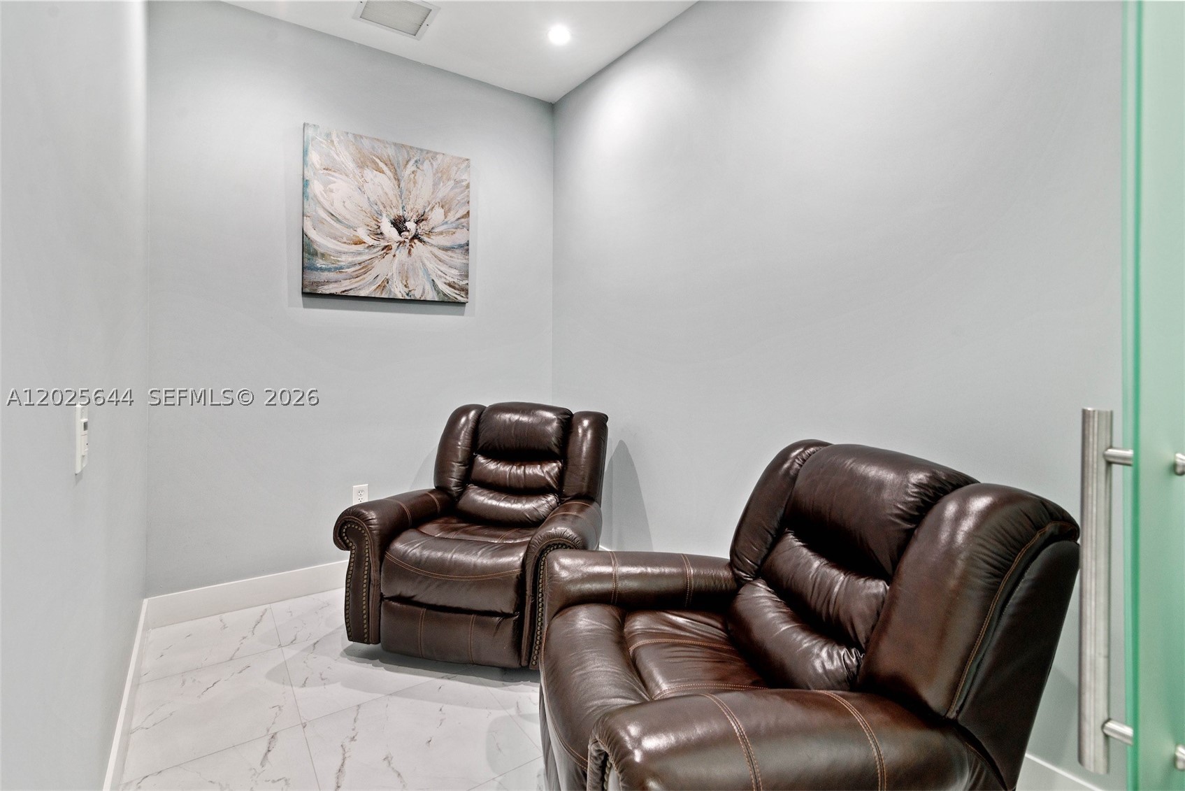 11601 Red Rd Property Photo 11
