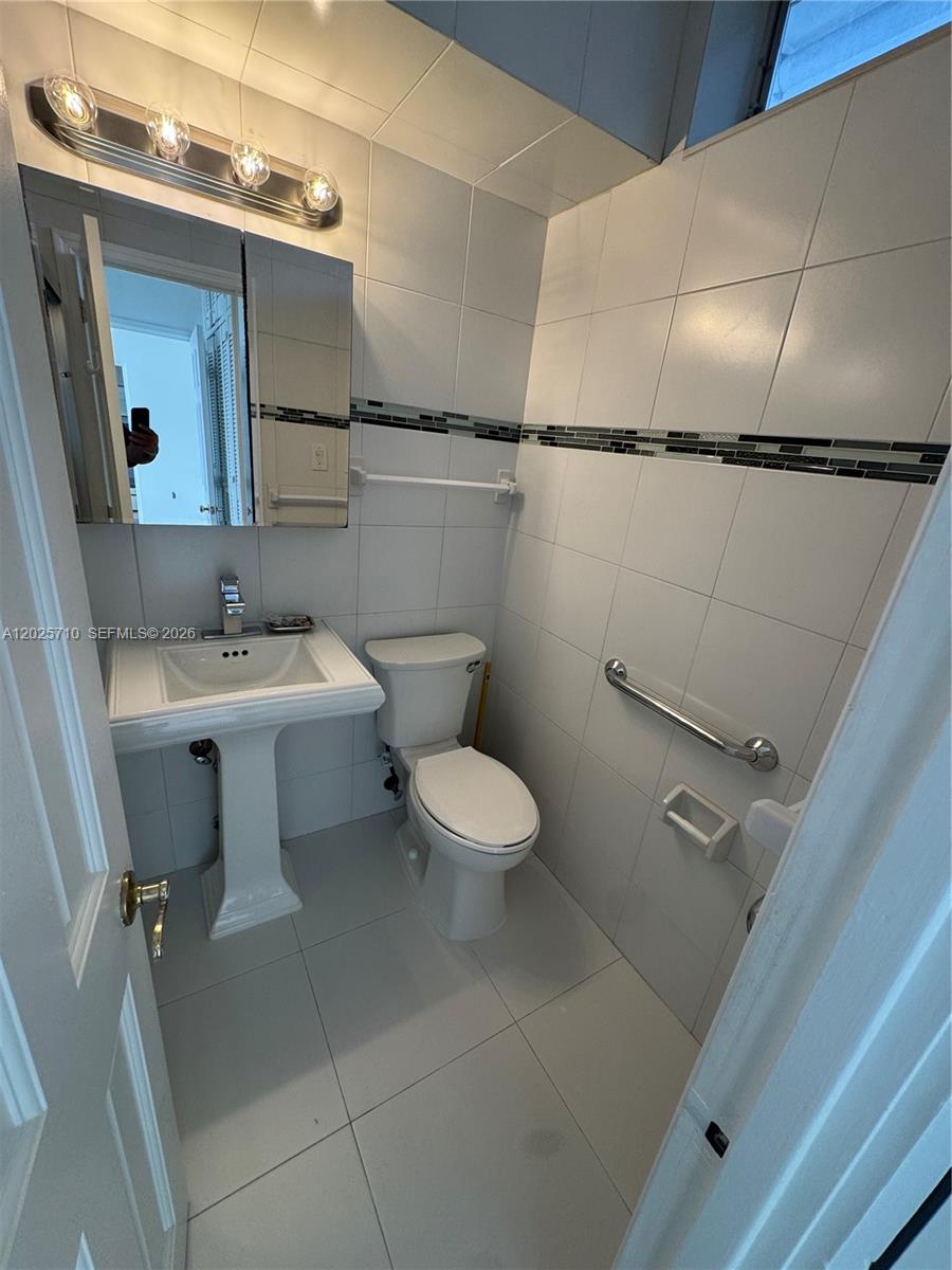 10281 E Bay Harbor Dr C1 Property Photo 10