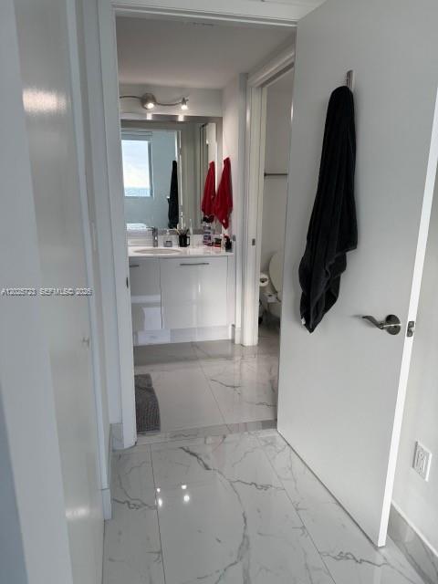 92 Sw 3rd St 2109 Property Photo 4