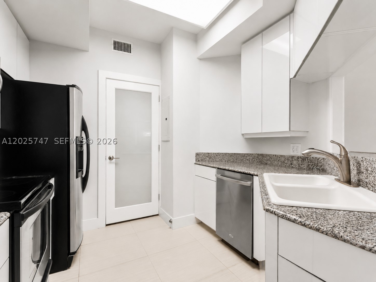 888 Brickell Key Dr 1002 Property Photo 9
